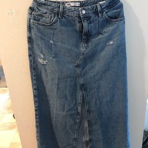 Zara midi denim skirt M